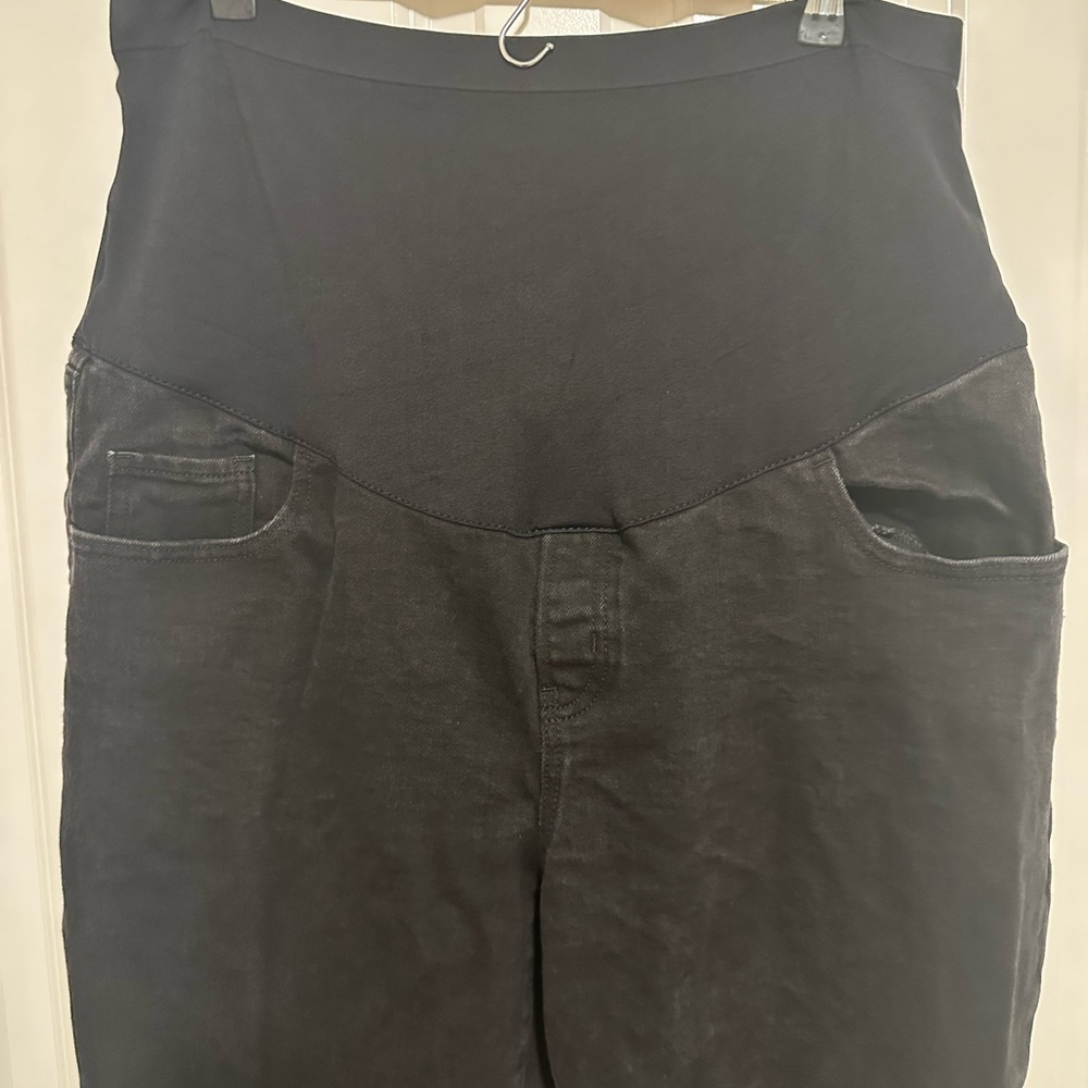 Old Navy Black Maternity Straight-Leg Jeans